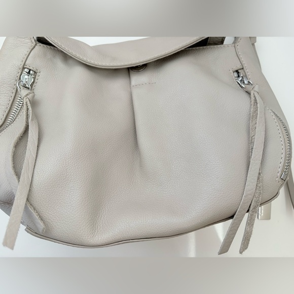 VINCE CAMUTO Corla Leather Elegant Cream Crossbody/Shoulder Bag Various Zippers - Picture 6 of 11